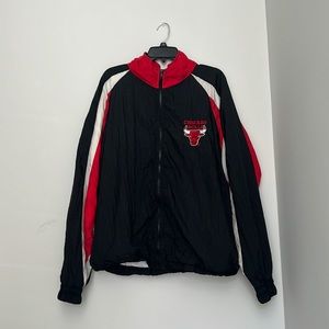 VINTAGE CHICAGO BULLS WINDBREAKER